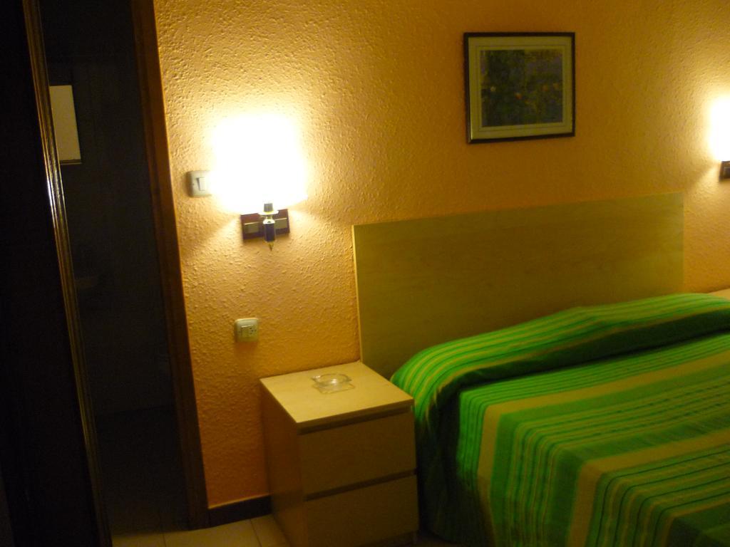 Hostal El Centro ويسكا الغرفة الصورة